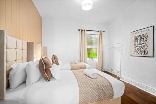 Stylish 3-Bedroom Home with Garden & Convenient Parking 18M - Birmingham - 3