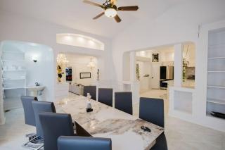 Stunning 6BR Victorian Sleeps 25 - San Antonio - 5