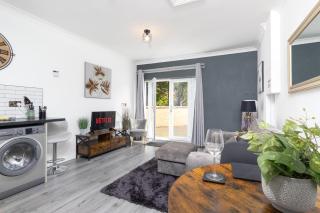 Flat 1L, Willow Brook, Private Parking, WiFi, Smart TV - Bedworth - 3