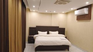 ONE Bed Luxury Apartment Dha Phase 9 - Lahore - 5