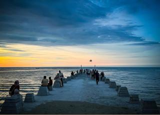 EXECUTIVES Pantai Seaview Batu Ferringhi 2704 - 2 Bedrooms - 5