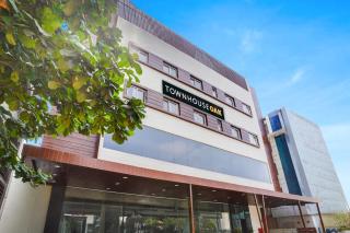 Super Townhouse OAK XOTEL near silk board metro - Bangalore - 9