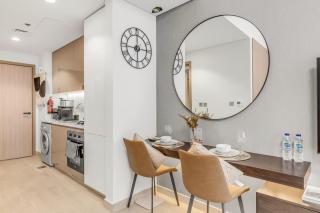 Stunning Studio with a View - 6