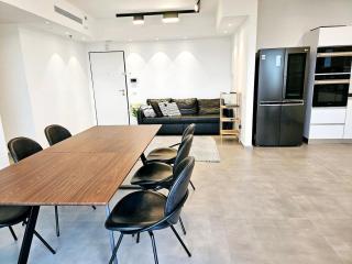 Vegas View and Luxury Apartment - Bayit Wegan - 4