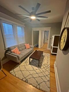 2bed Downtown House- Sleeps 6 - Milwaukee - 6