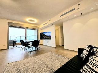 Vegas View and Luxury Apartment - Bayit Wegan - 0