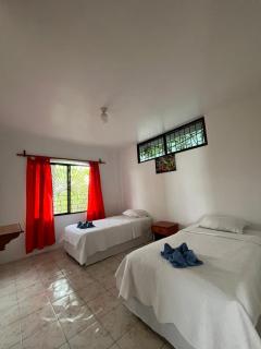 Hostal Neptuno - Poseidon - Puerto Villamil - 8