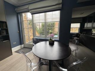 Luxury 4 Bedrooms 5 Baths 2 Receptions Family House with Garden Chelsea - Londra - 4