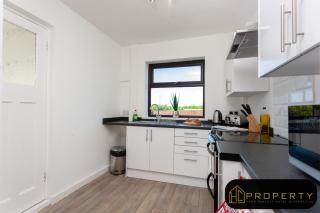 Spacious 3 bed, 2 min from A1, Durham - 3