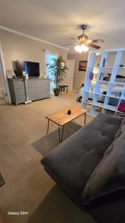 Charming Central Amarillo Retreat with a Jacuzzi - 7