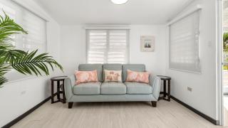 Danielas Beachfront Apartment - 5