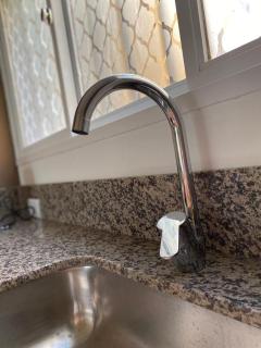 Amplio, moderno, centro, cochera - 2 parejas o mas -6 px - 4