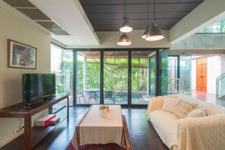 Luxe Bangkok Pool Villa 3 Min to Thonglor BTS & Nightlife - Banguecoque - 0