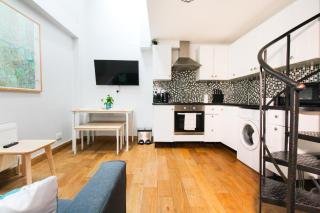 Two Bedroom in Islington - London - 1
