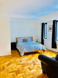 Stylish Montreal Apartment Comfortable Stay in the Golden Square Mile - 2