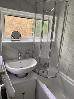Large 3BR House in Harlow - Great Parndon - 5