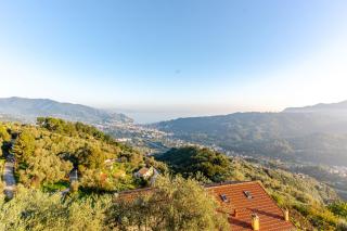 Hillside Haven - Sea View Retreat with Pool access - - 7