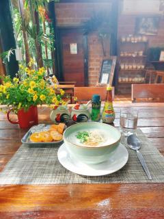 Why Worry Homestay & Café - - 1