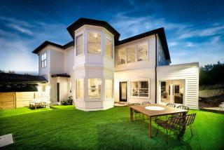 Private Pool Backyard BBQ Grill Luxurious Home - 7