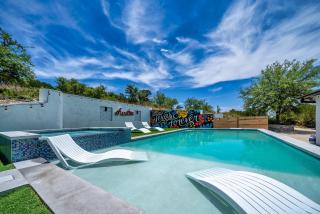 Private Pool Backyard BBQ Grill Luxurious Home - Driftwood - 6