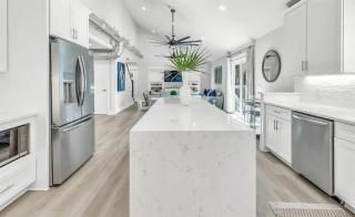 10 Joanna Sophisticated Seagrove Beach pool sleeps 14 - Santa Rosa Beach - 2