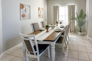 Near Golf Courses Modern Davenport Home with Pool - Davenport - 6