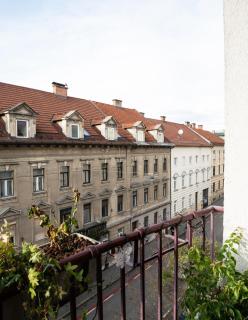 Central apartment great for couples or small families - 1