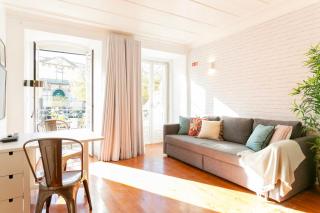 Cozy flat with bright balcony trendiest neighborhood! - Lissabon - 8