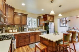 Private Cabin w/ Forest Views & Grill in Lakehead! - 4
