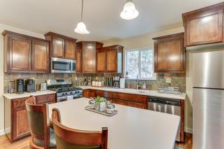 Private Cabin w/ Forest Views & Grill in Lakehead! - 3
