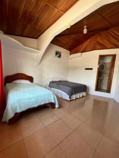 Hostal Neptuno - Puerto Villamil - 4