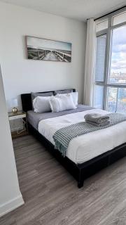 Downtown Oasis Condo with Balcony & Free Parking - 7