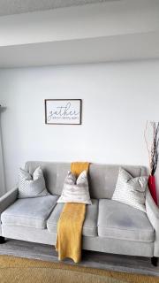 Downtown Oasis Condo with Balcony & Free Parking - 4