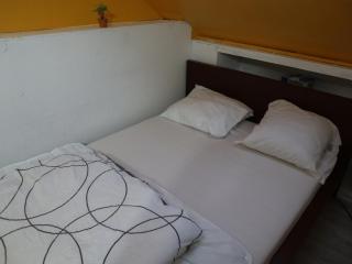 Chambre Jaune - Mons - 9