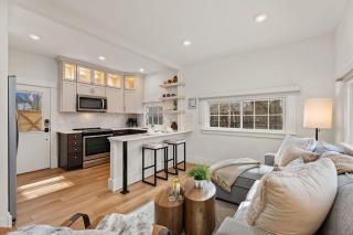 Chic Luxury Retreat in Old Town, Walk Everywhere! - 2