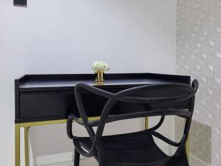 Luxury 2-bed Condo Full Burj Khalifa Lights View! - 6