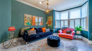 Spacious 4BR Retreat with Private Garden Zone 3 - Londra - 0