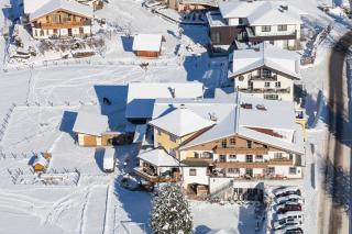 Landhotel Hubengut Bed and Breakfast - Radstadt - 0