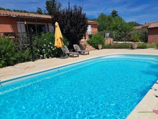 Maison en Provence verte entre mer et lacs - Camps-la-Source - 0