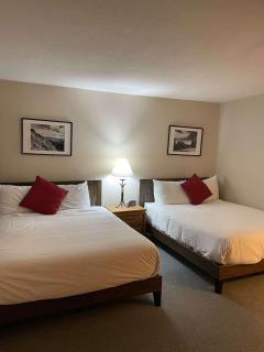 Cozy 2BDR with Stunning Location Near Town and Lifts - 2