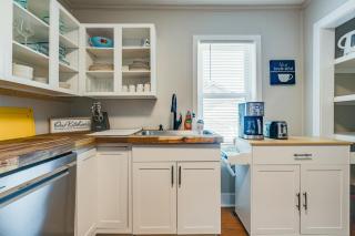 Midtown, Centennial, Vanderbilt Cozy, Cute, Private, and very Convenient - 607 28th Ave. Unit A - Nashville - 2