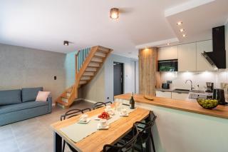 Apartamenty w sam las by KLIF Ustka - dwupoziomowy z 2 sypialniami balkonem widokiem na las, parkingiem - Ustka - 0