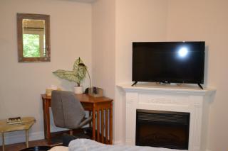 Private Walkout In-Law Suite - - 3