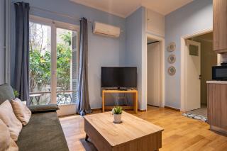 Central Athens Apt Patio View by MPS - Atenas - 3