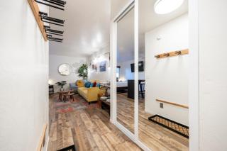 Striking Queen Deluxe Studio w/Kitchenette #114 at Donner Lake Village - Truckee - 7