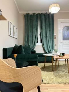 The Little Blooming House - 9