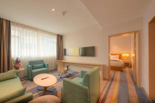 Holiday Inn Express Shanghai Zhenping by IHG - 6