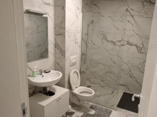 Petica Apartment with Free Parking Near Center - 1