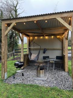 Riverside Retreat - 9