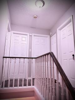 4 Bedroom House steps to 401, Perfect for long stays - Belleville - 7